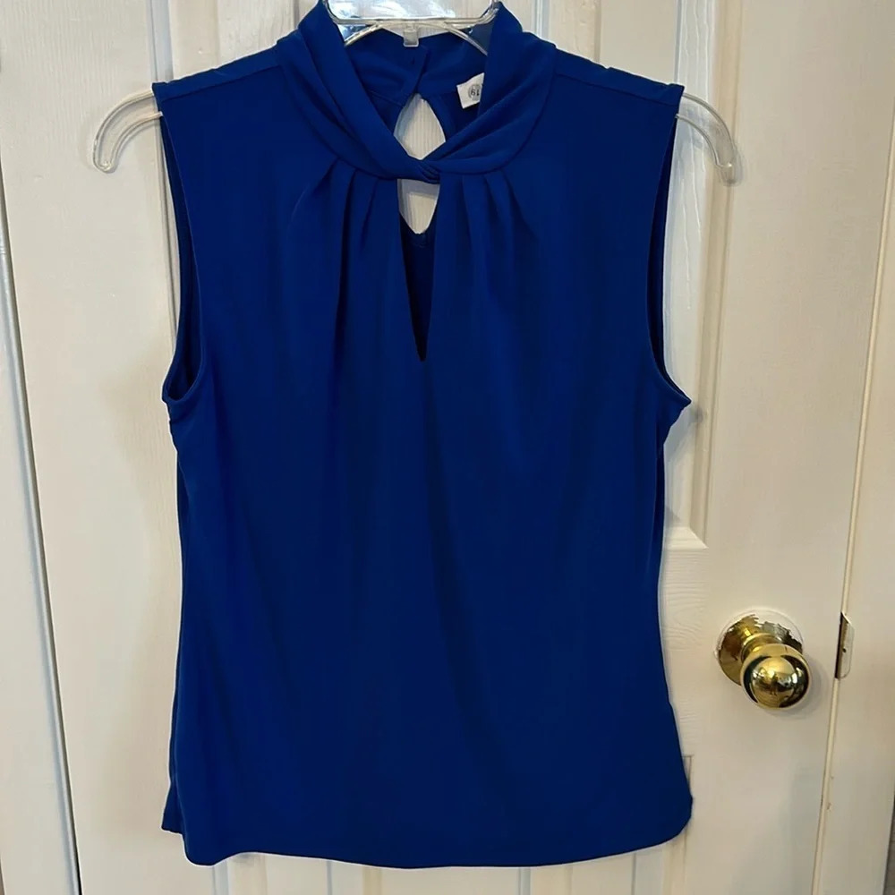 Calvin Klein Women’s (XS) Royal Blue Sleeveless Twisted Neckline Keyhole Top